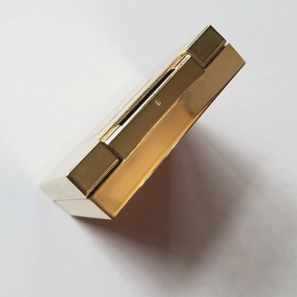 ❗Vintage Victoria's Secret Barbie Pink and Gold Compact Mirror Palette❗ - Picture 5 of 6